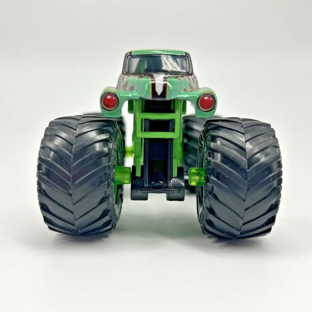 Monster Jam Grave Digger 1:64 Monster Truck Green Rims BKT Tires Bad to the bone